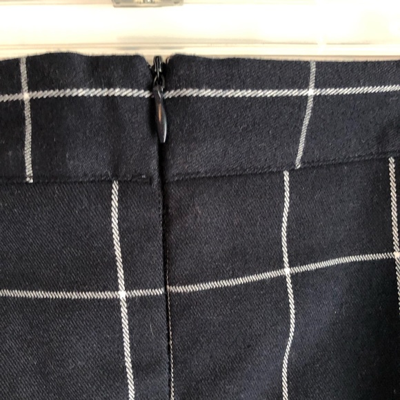 Navy skirt - Picture 6 of 6